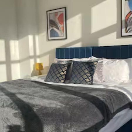 2 Bedroom Apartment - Flitwick - Contractor Friendly - Tourist Ready - Full Kitchen - Wifi - Smart Tv - Sofa Bed - Free Parking - Ideal For Short Or Long Stays エクステリア 写真