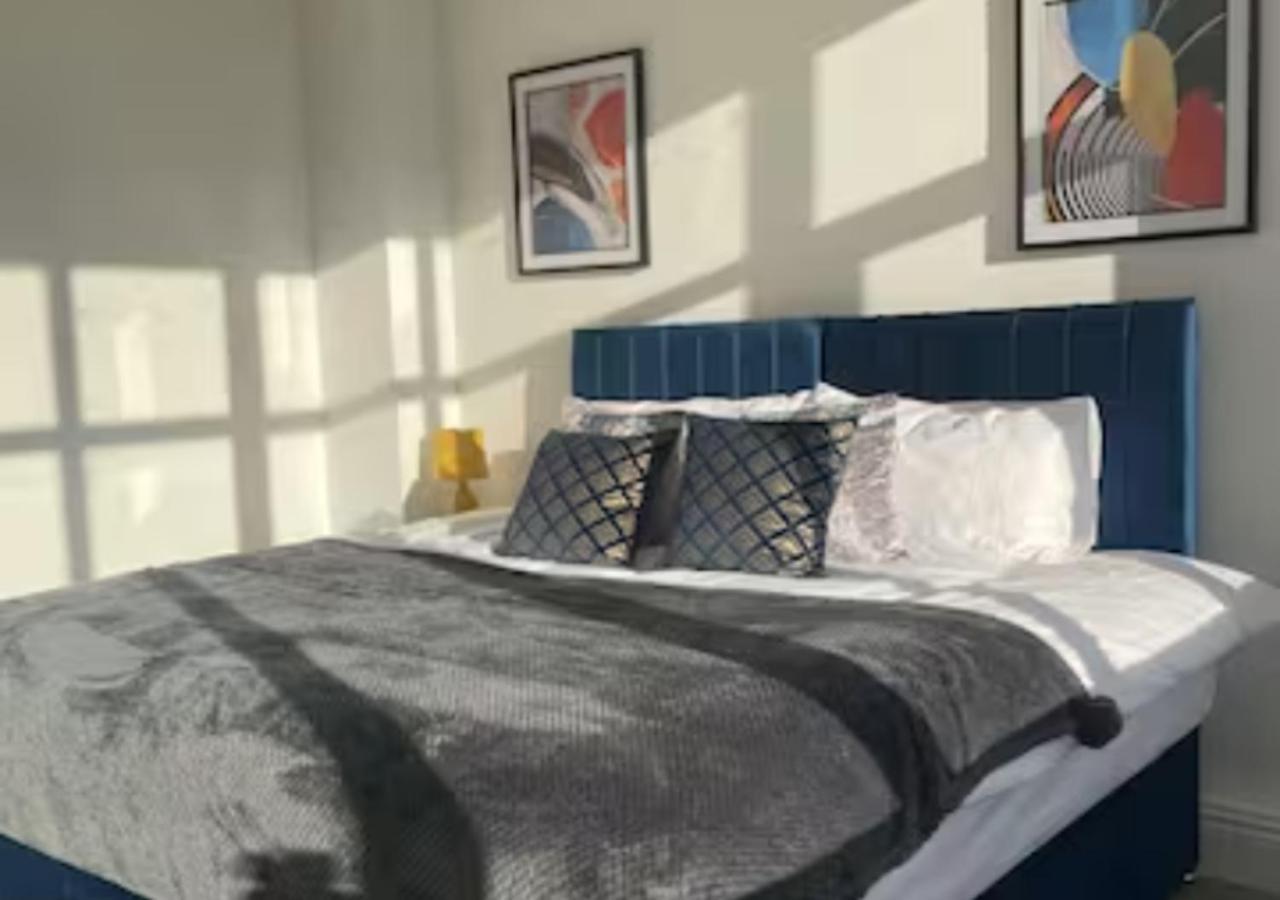 2 Bedroom Apartment - Flitwick - Contractor Friendly - Tourist Ready - Full Kitchen - Wifi - Smart Tv - Sofa Bed - Free Parking - Ideal For Short Or Long Stays エクステリア 写真