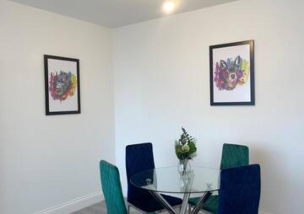 2 Bedroom Apartment - Flitwick - Contractor Friendly - Tourist Ready - Full Kitchen - Wifi - Smart Tv - Sofa Bed - Free Parking - Ideal For Short Or Long Stays エクステリア 写真