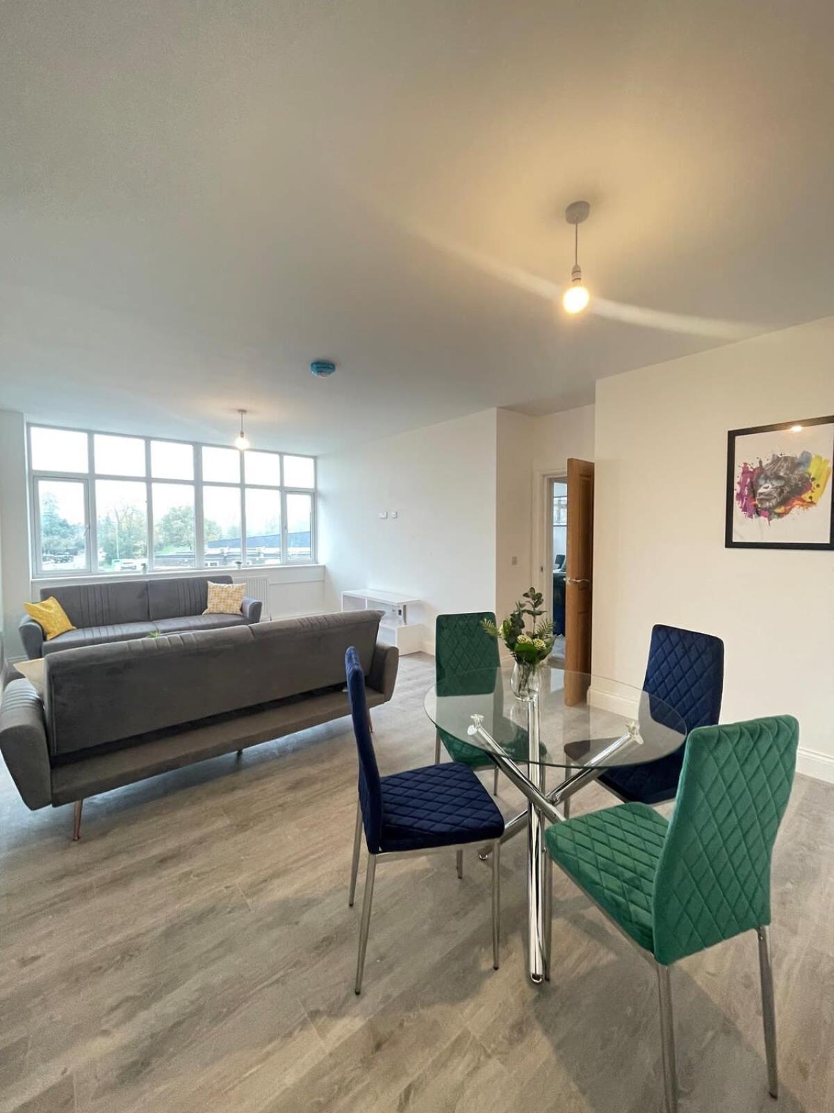 2 Bedroom Apartment - Flitwick - Contractor Friendly - Tourist Ready - Full Kitchen - Wifi - Smart Tv - Sofa Bed - Free Parking - Ideal For Short Or Long Stays エクステリア 写真