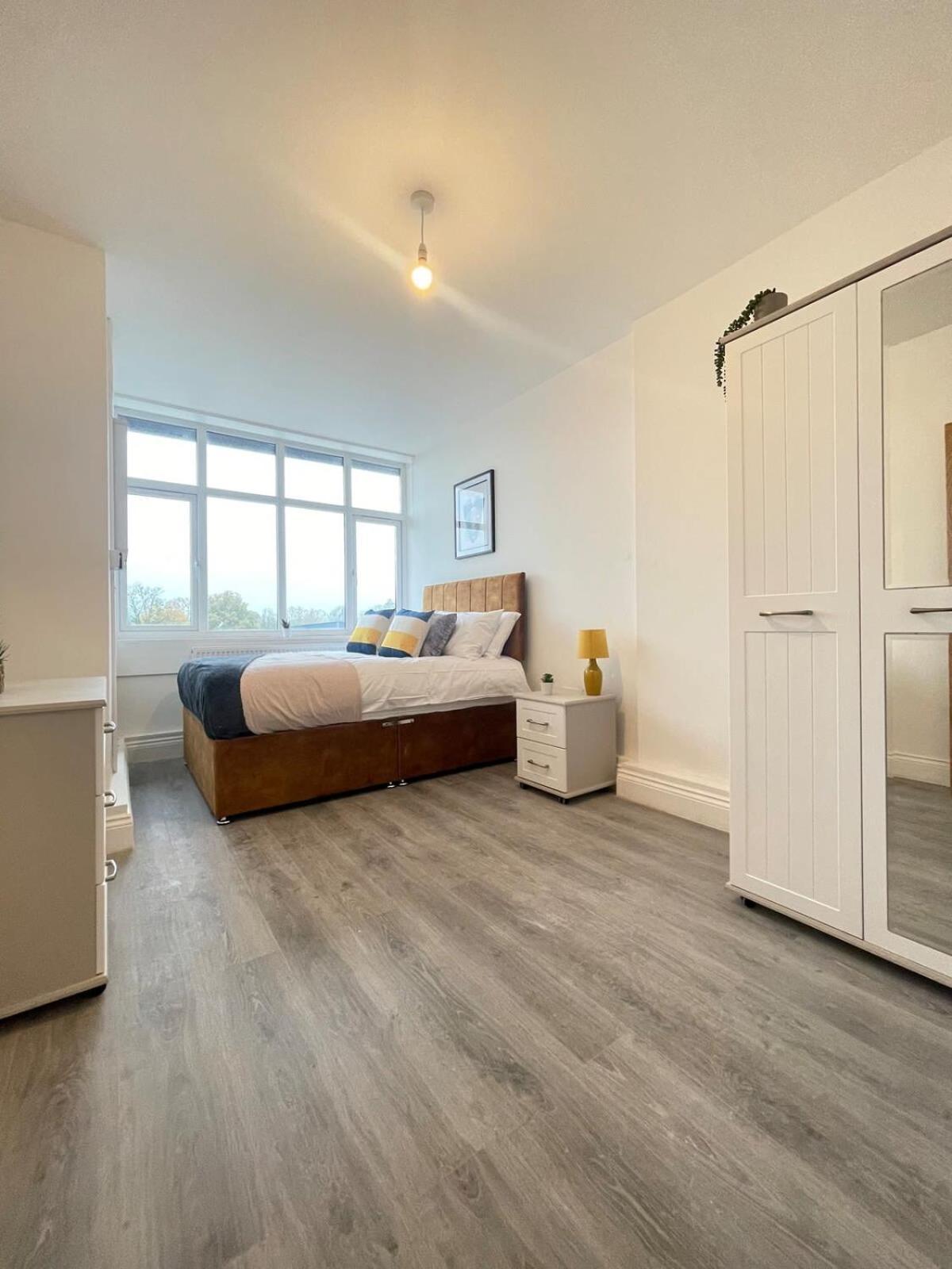 2 Bedroom Apartment - Flitwick - Contractor Friendly - Tourist Ready - Full Kitchen - Wifi - Smart Tv - Sofa Bed - Free Parking - Ideal For Short Or Long Stays エクステリア 写真