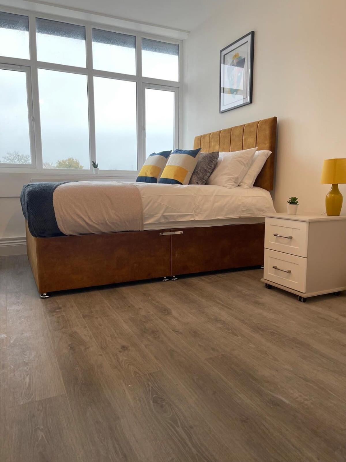 2 Bedroom Apartment - Flitwick - Contractor Friendly - Tourist Ready - Full Kitchen - Wifi - Smart Tv - Sofa Bed - Free Parking - Ideal For Short Or Long Stays エクステリア 写真